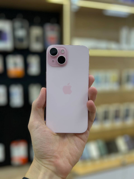 Б/у Смартфон Apple iPhone 15 128GB Розовый (Pink) | Фото 1 из 5