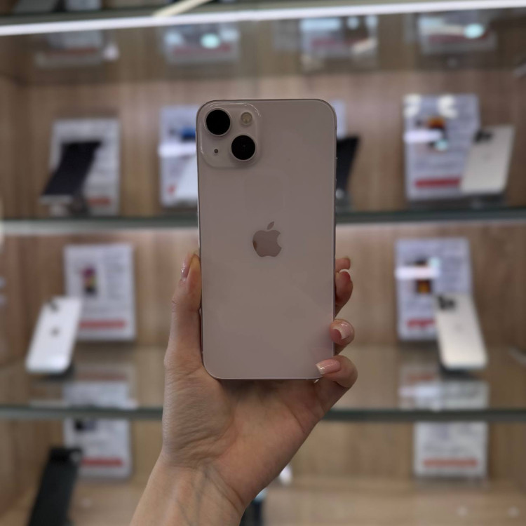Б/У Смартфон Apple iPhone 13 128GB Розовый