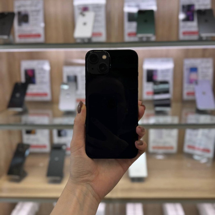 Б/у Смартфон Apple iPhone 13 128GB Midnight