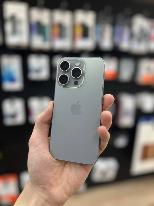 Б/У Смартфон Apple iPhone 15 Pro 256GB Титан (Natural Titanium) nano SIM + eSIM | Фото 1 из 5