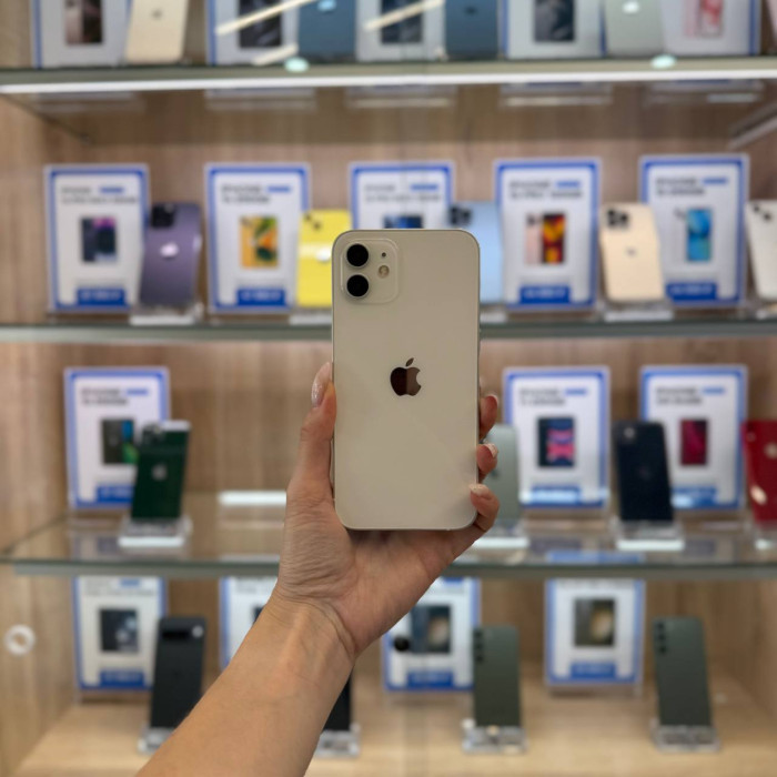 Б/у Смартфон Apple iPhone 12 128GB White
