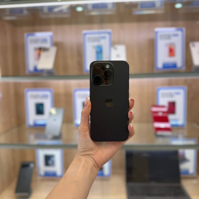 Б/у Смартфон Apple iPhone 15 Pro 128GB Черный (Black Titanium) | Фото 1 из 5