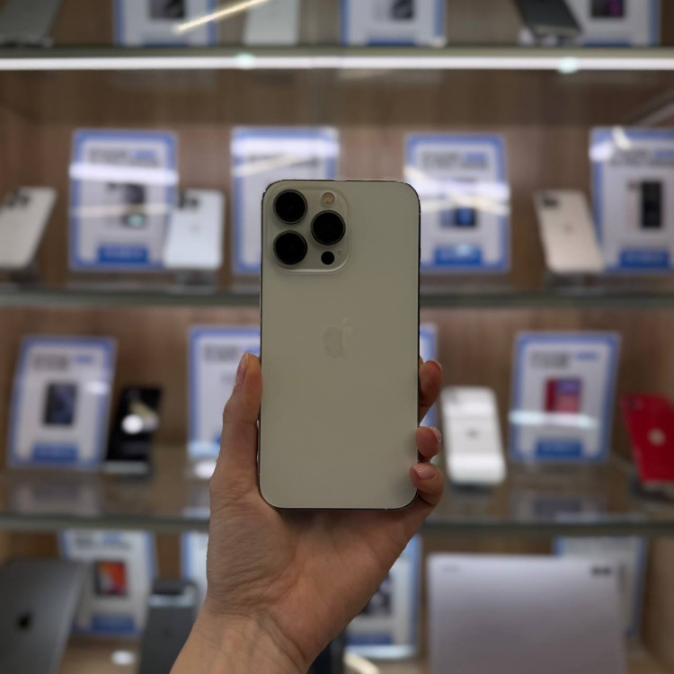 Б/у Смартфон Apple iPhone 13 Pro 128GB Серебристый