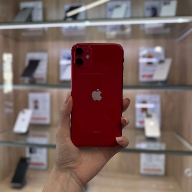 Б/у Смартфон Apple iPhone 11 64GB Красный