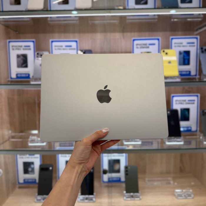 Уценка Ноутбук Apple MacBook Air 13 2022 MLY03 (Apple M2, 8GB/512GB, 10-Core GPU) Серебристый | Фото 1 из 4