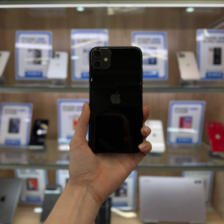 Б/у Смартфон Apple iPhone 11 128GB Черный