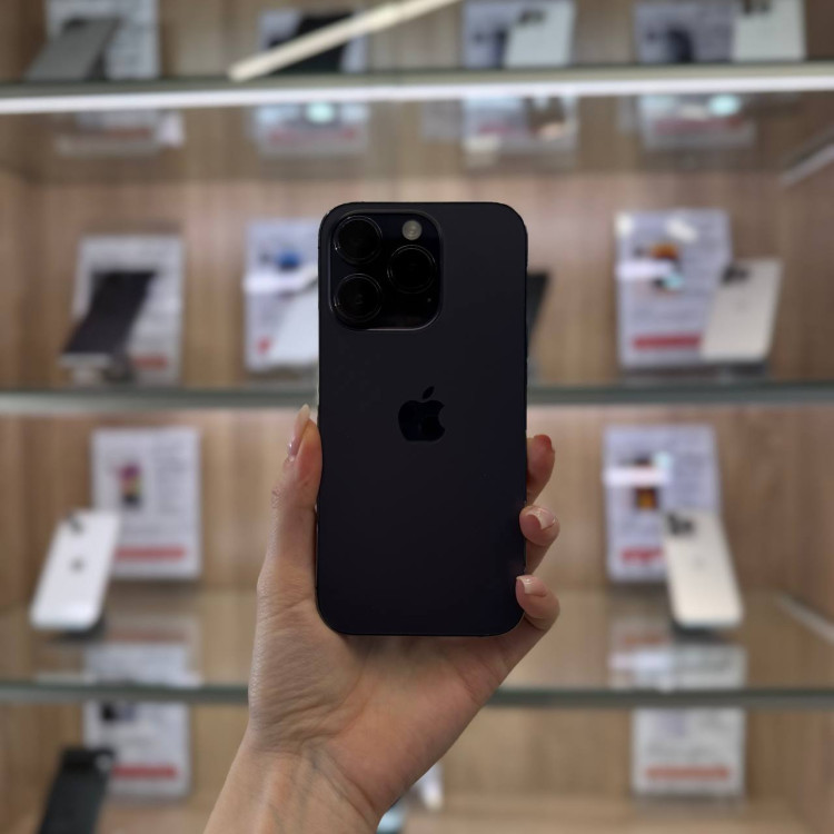 Б/у Смартфон Apple iPhone 14 Pro 256GB Фиолетовый (Deep Purple)