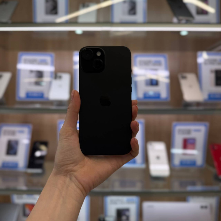 Б/у Смартфон Apple iPhone 15 128GB Black