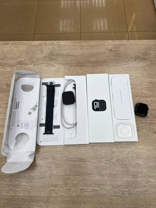 Б/У Apple Watch Series 10 46mm Jet Black Aluminum Case with Sport Loop Ink