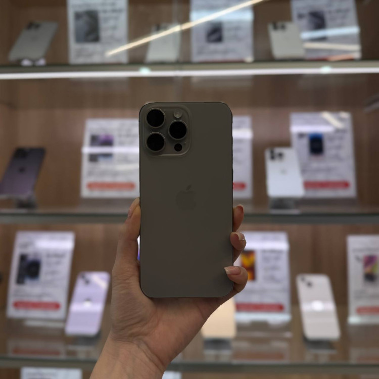 Б/у Смартфон Apple iPhone 15 Pro Max 256GB Natural Titanium