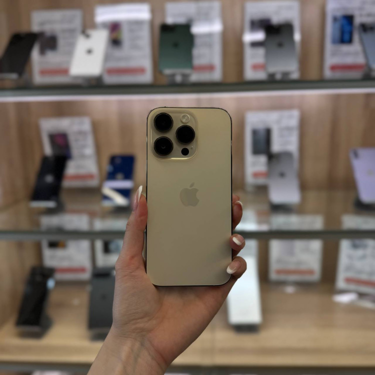Б/У Смартфон Apple iPhone 14 pro 128 Золотой
