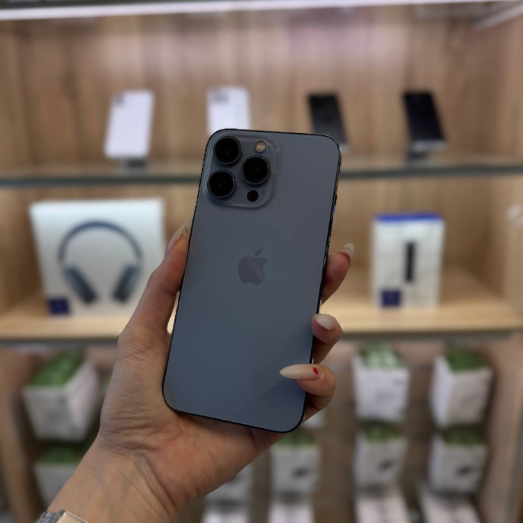 Б/у Смартфон Apple iPhone 13 Pro 128GB Небесно-голубой