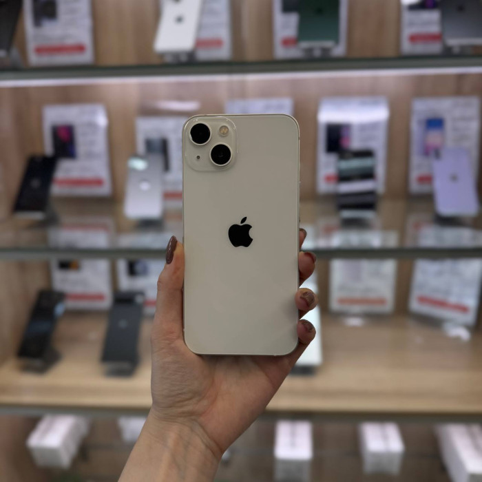Б/у Смартфон Apple iPhone 13 256GB Белый | Фото 1 из 5