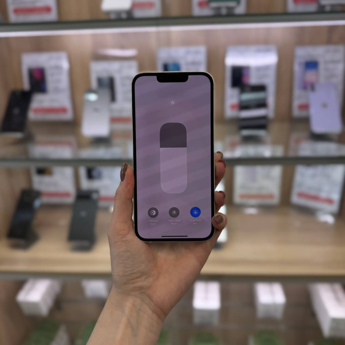 Б/у Смартфон Apple iPhone 13 256GB Белый | Фото 3 из 5
