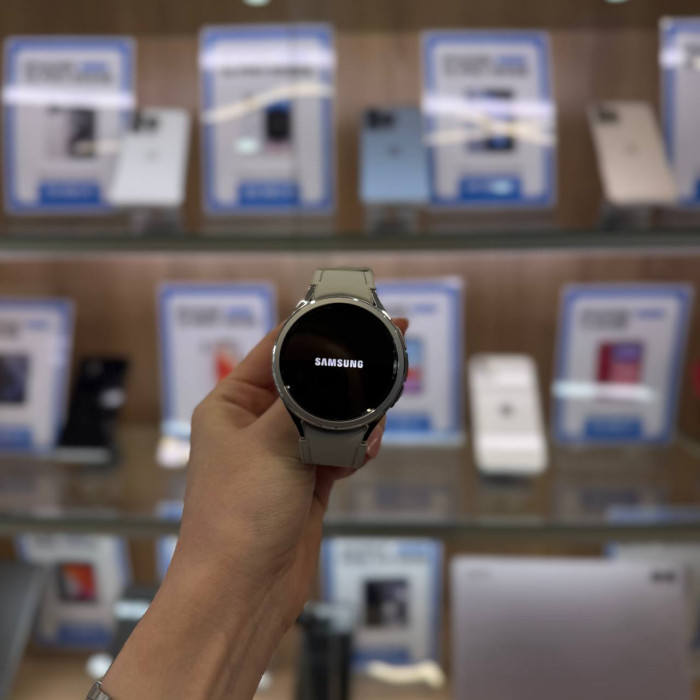 Уценка Умные часы Samsung Galaxy Watch6 Classic 47mm Серебро | Фото 1 из 1