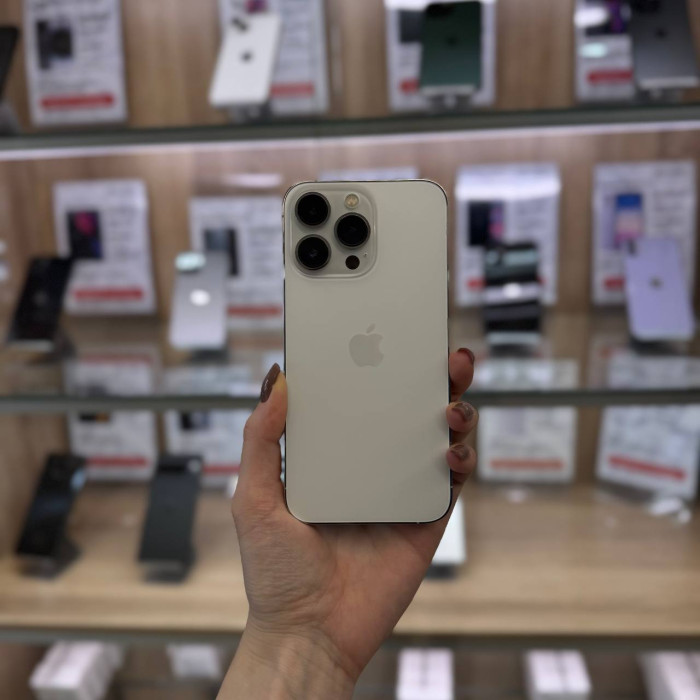 Б/у Смартфон Apple iPhone 13 Pro 256GB Silver | Фото 1 из 5