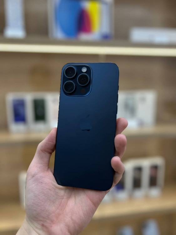 Б/У Смартфон Apple iPhone 15 Pro Max 512GB Синий (Blue Titanium) nano SIM + eSIM