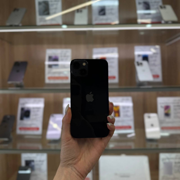 Б/у Смартфон Apple iPhone 13 128GB Темная ночь