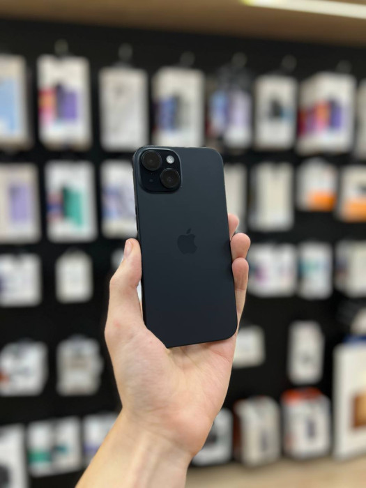 Б/у Смартфон Apple iPhone 15 128GB Black (Черный)