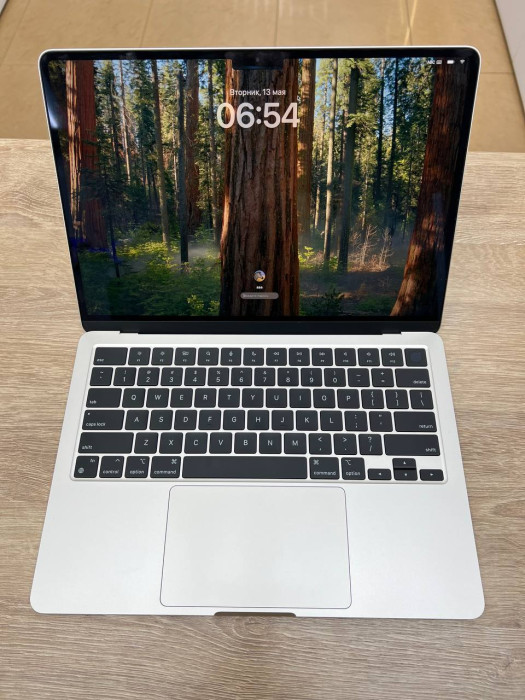Б/У Ноутбук Apple MacBook Air 13 2024 (Apple M3, 16GB/512GB, 10-Core GPU) Золотой (Starlight) | Фото 3 из 5